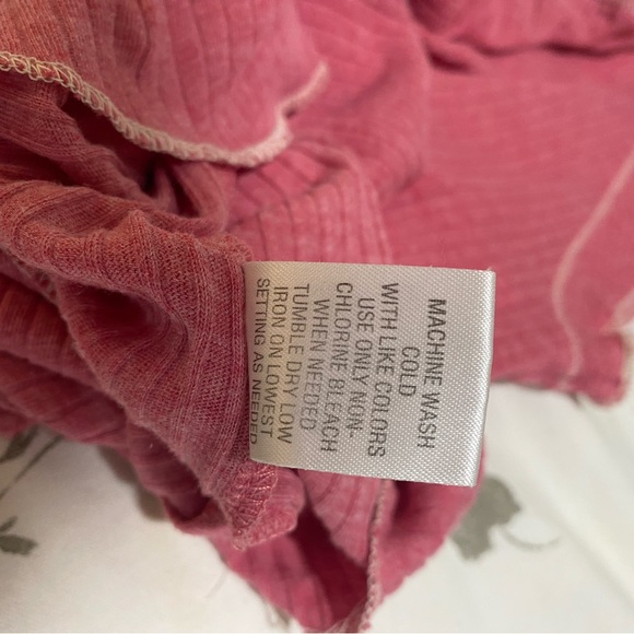 Beautiful vintage medium energie coral ribbed Henley top 🌷 - Picture 7 of 8